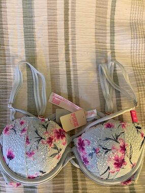 PINK Victoria's Secret Light Blue Lace Bra with Pink Floral Print